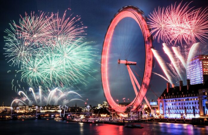 London’s Dazzling New Year’s Fireworks Amidst Weather Woes